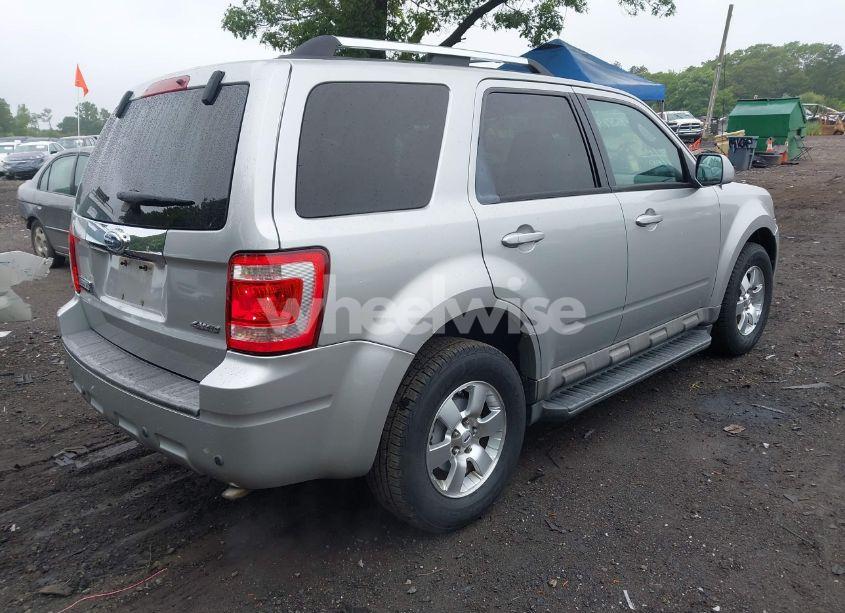 Photo 4 of 2009 Ford Escape LIMITED (VIN 1FMCU94GX9KB86737)