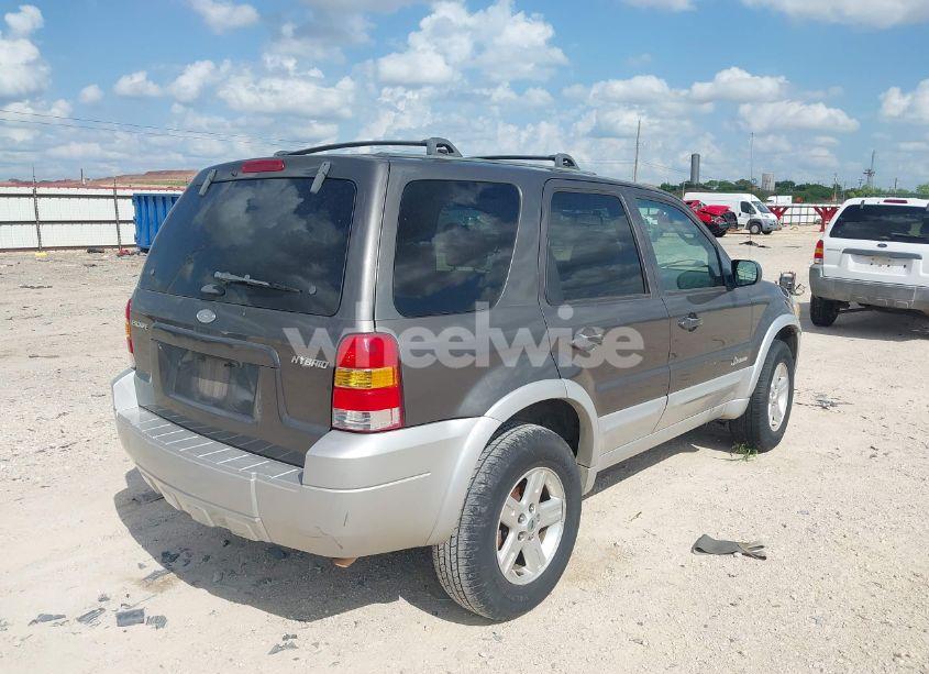 Photo 4 of 2005 Ford Escape HYBRID (VIN 1FMCU95H55KC07544)