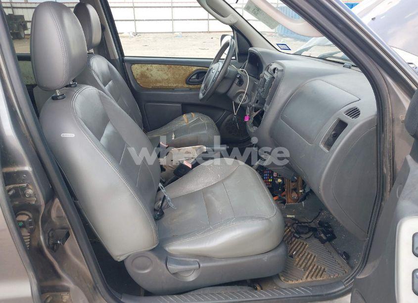 Photo 5 of 2005 Ford Escape HYBRID (VIN 1FMCU95H55KC07544)