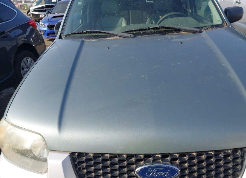 Photo 12 of 2005 Ford Escape HYBRID (VIN 1FMCU95H75KD54660)