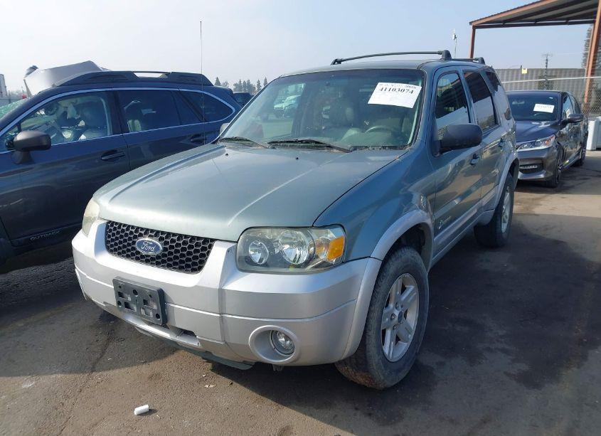 Photo 2 of 2005 Ford Escape HYBRID (VIN 1FMCU95H75KD54660)