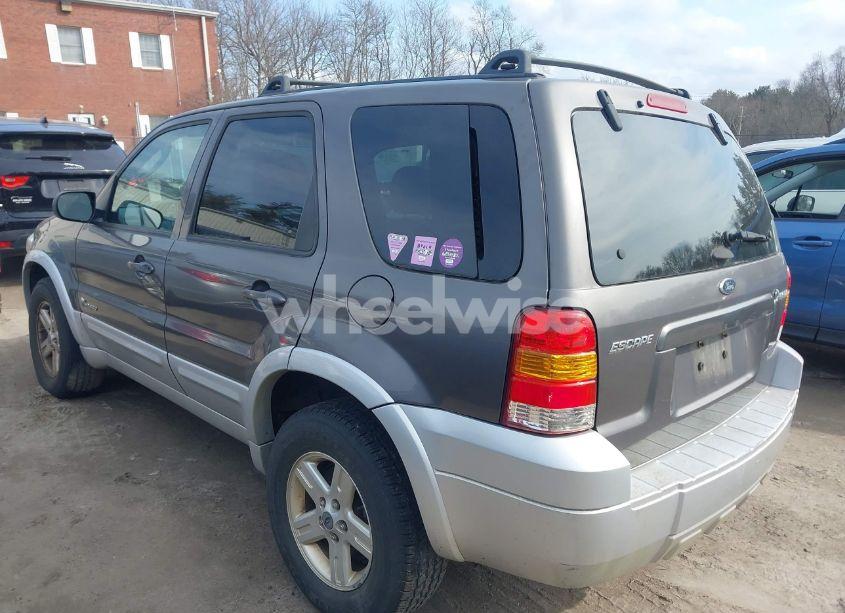 Photo 3 of 2005 Ford Escape HYBRID (VIN 1FMCU96H55KC23712)