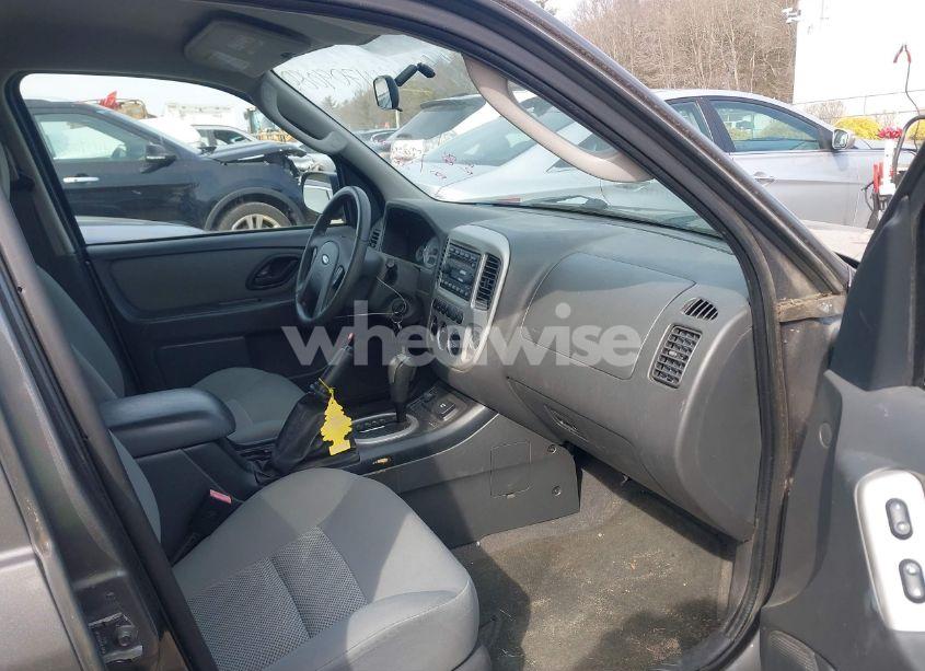 Photo 5 of 2005 Ford Escape HYBRID (VIN 1FMCU96H55KC23712)