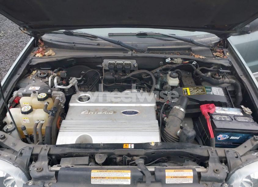 Photo 10 of 2005 Ford Escape HYBRID (VIN 1FMCU96H65KE10666)