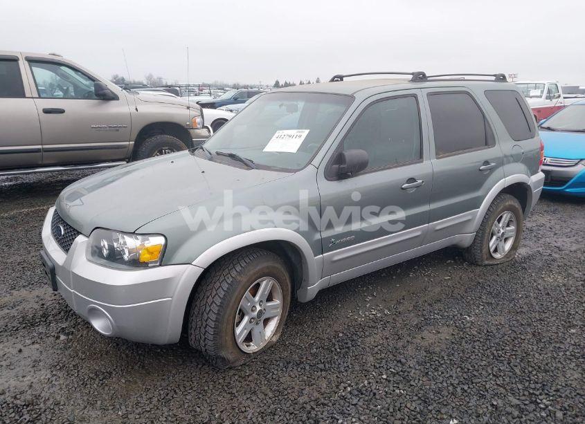 Photo 2 of 2005 Ford Escape HYBRID (VIN 1FMCU96H65KE10666)