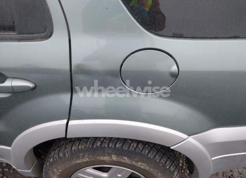 Photo 6 of 2005 Ford Escape HYBRID (VIN 1FMCU96H65KE10666)