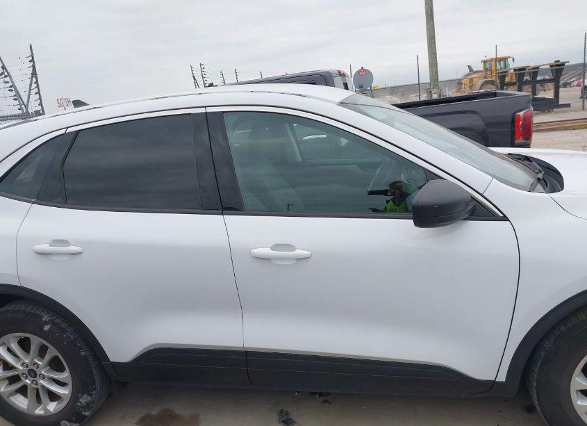 Photo 13 of 2022 Ford Escape SE HYBRID (VIN 1FMCU9BZ1NUA11943)