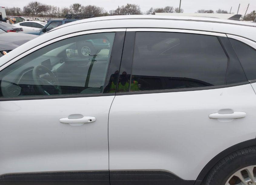 Photo 14 of 2022 Ford Escape SE HYBRID (VIN 1FMCU9BZ1NUA11943)