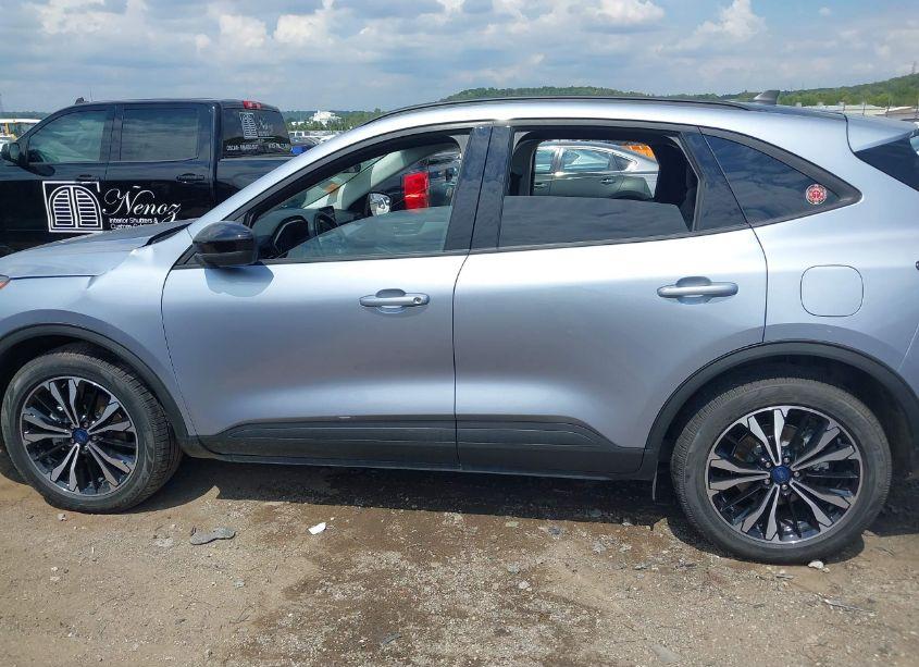 Photo 14 of 2022 Ford Escape SE HYBRID (VIN 1FMCU9BZ2NUA05648)