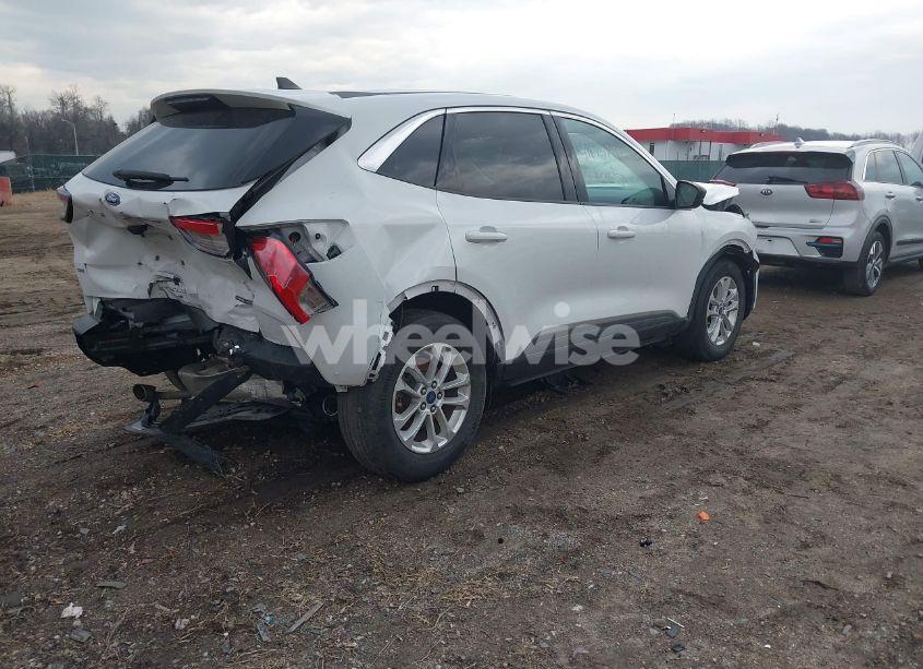 Photo 4 of 2022 Ford Escape SE HYBRID (VIN 1FMCU9BZ2NUA43705)