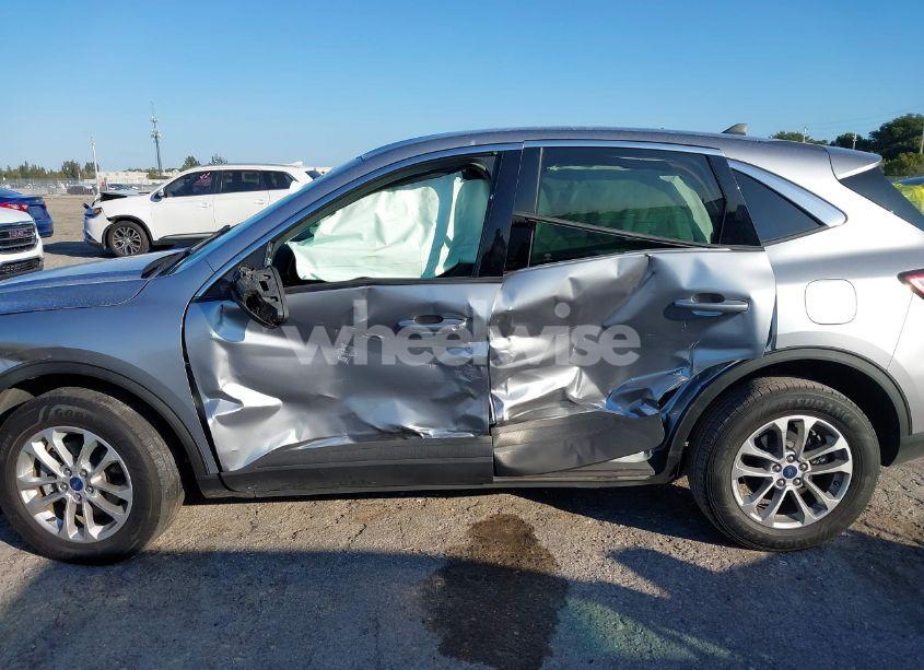 Photo 14 of 2021 Ford Escape SE HYBRID (VIN 1FMCU9BZ4MUA58687)