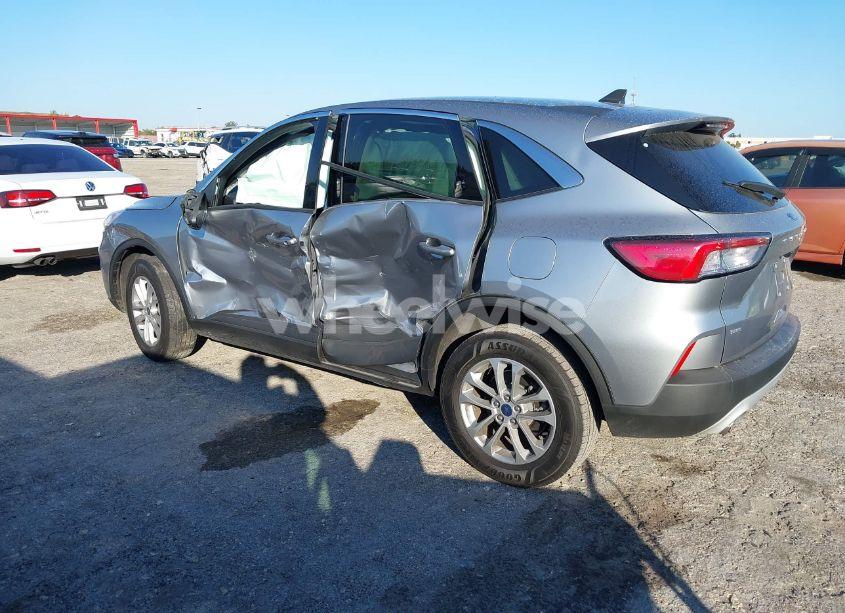 Photo 3 of 2021 Ford Escape SE HYBRID (VIN 1FMCU9BZ4MUA58687)