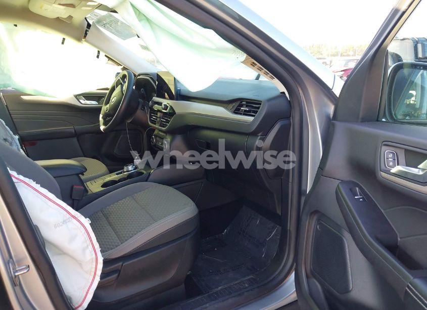 Photo 5 of 2021 Ford Escape SE HYBRID (VIN 1FMCU9BZ4MUA58687)