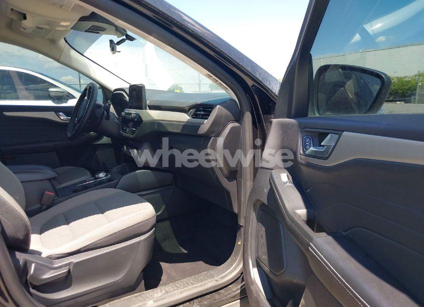 Photo 5 of 2021 Ford Escape SE HYBRID (VIN 1FMCU9BZ7MUA83308)