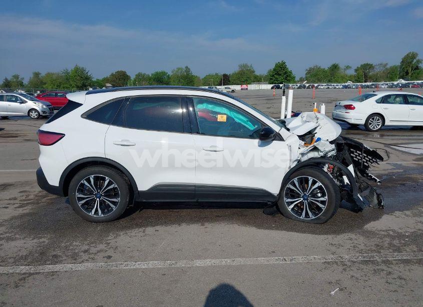 Photo 12 of 2022 Ford Escape SE HYBRID (VIN 1FMCU9BZ7NUB06992)