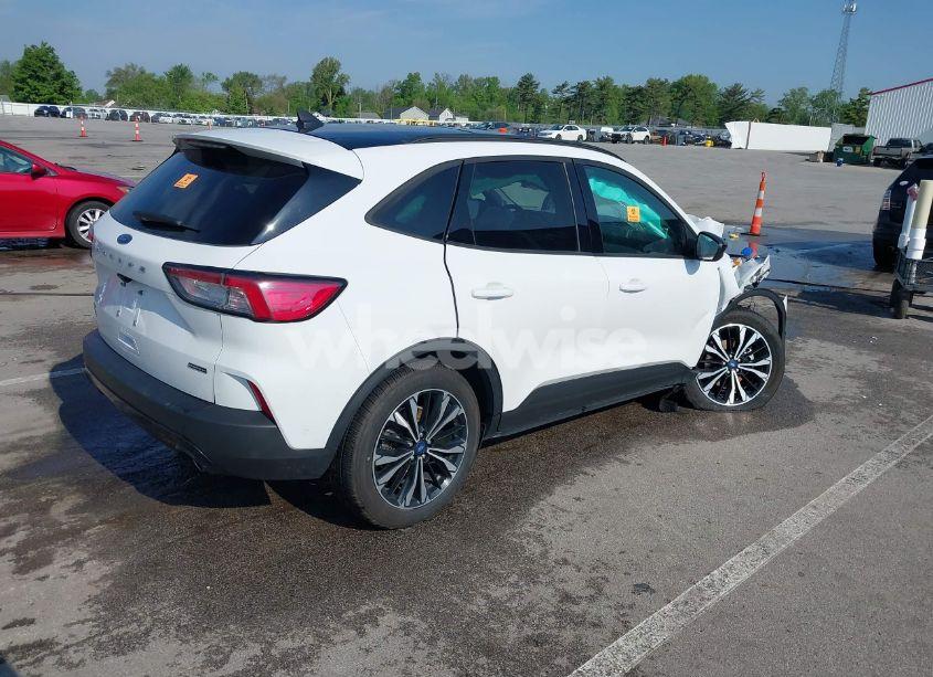 Photo 4 of 2022 Ford Escape SE HYBRID (VIN 1FMCU9BZ7NUB06992)