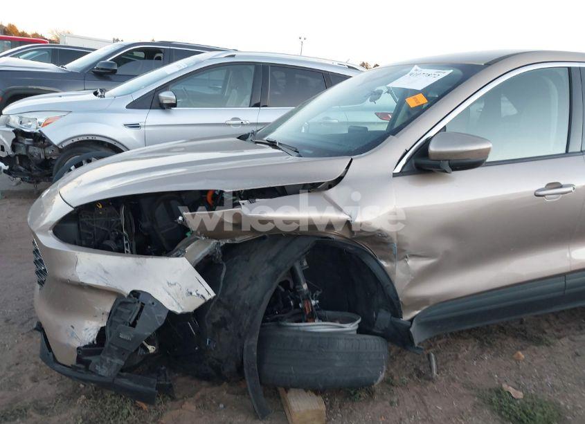 Photo 6 of 2021 Ford Escape SE HYBRID (VIN 1FMCU9BZXMUA53008)