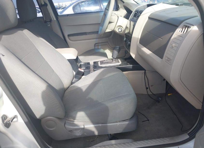 Photo 5 of 2010 Ford Escape XLS (VIN 1FMCU9C70AKA29935)