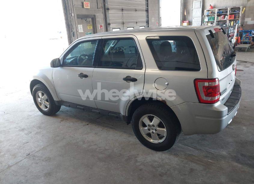 Photo 3 of 2012 Ford Escape XLS (VIN 1FMCU9C70CKB93771)