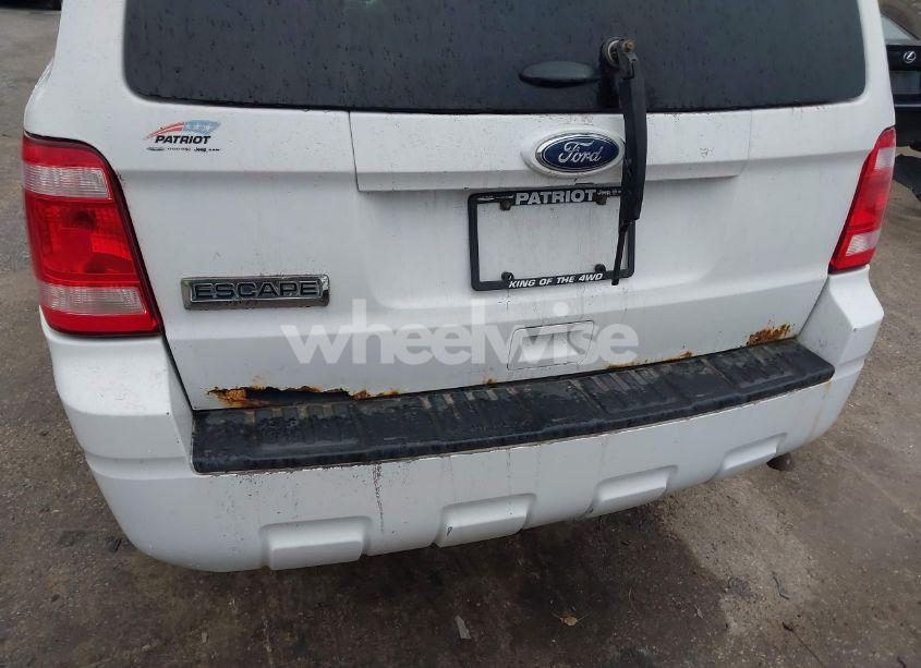 Photo 12 of 2011 Ford Escape XLS (VIN 1FMCU9C72BKB86271)