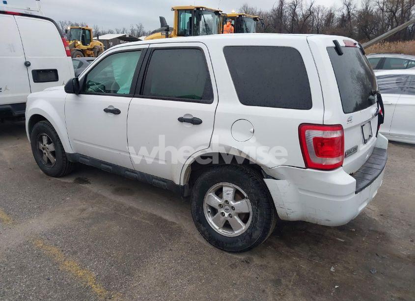Photo 3 of 2011 Ford Escape XLS (VIN 1FMCU9C72BKB86271)