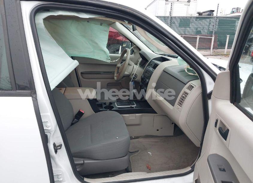 Photo 5 of 2011 Ford Escape XLS (VIN 1FMCU9C72BKB86271)