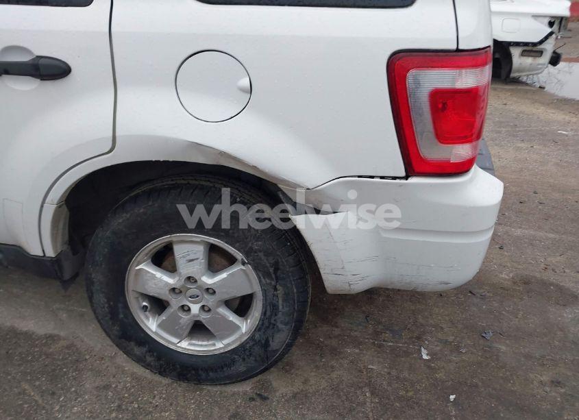 Photo 6 of 2011 Ford Escape XLS (VIN 1FMCU9C72BKB86271)