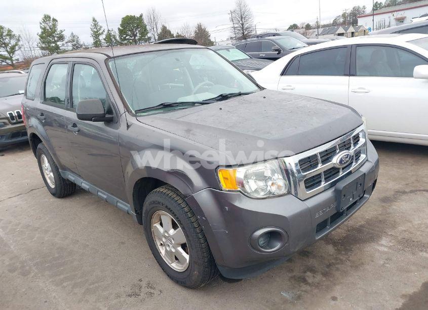 2012 Ford Escape XLS (VIN 1FMCU9C74CKC68911) main photo