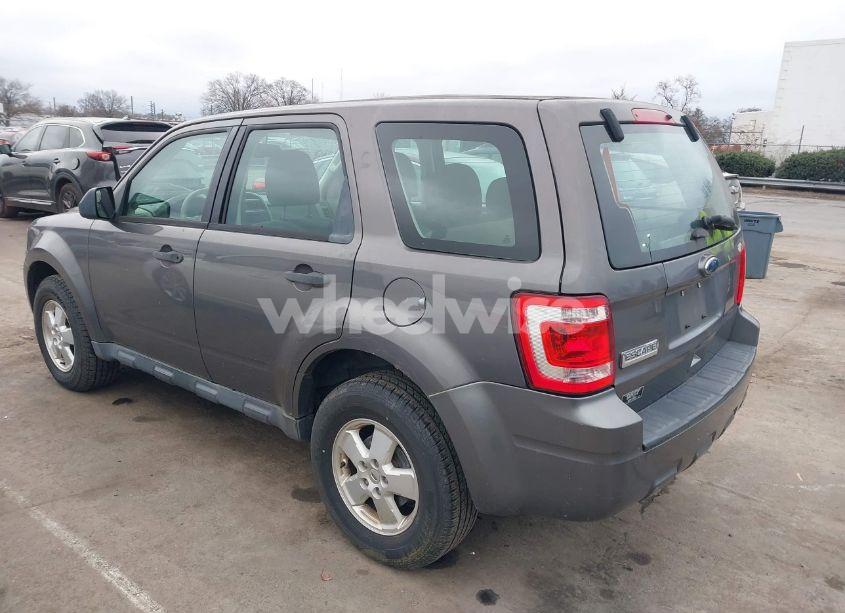 Photo 3 of 2012 Ford Escape XLS (VIN 1FMCU9C74CKC68911)