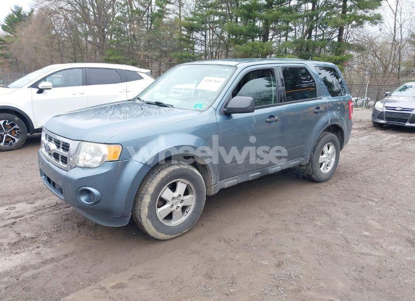 Photo 2 of 2012 Ford Escape XLS (VIN 1FMCU9C75CKB82796)