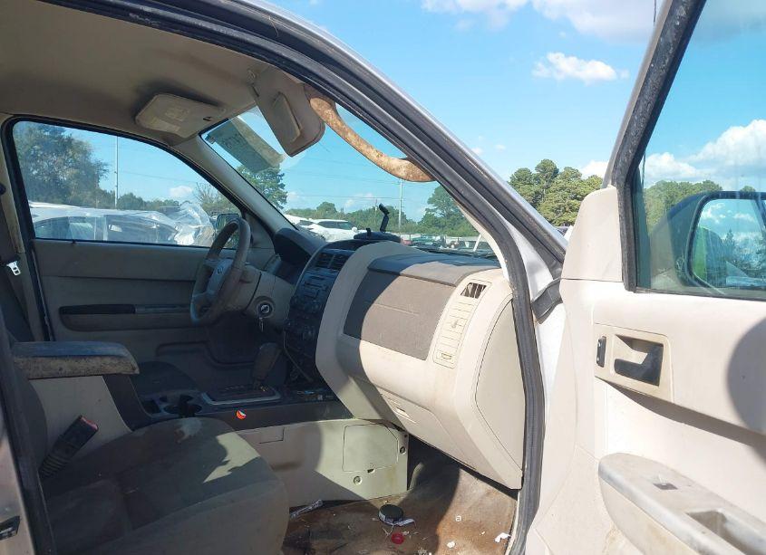 Photo 5 of 2010 Ford Escape XLS (VIN 1FMCU9C76AKC84346)