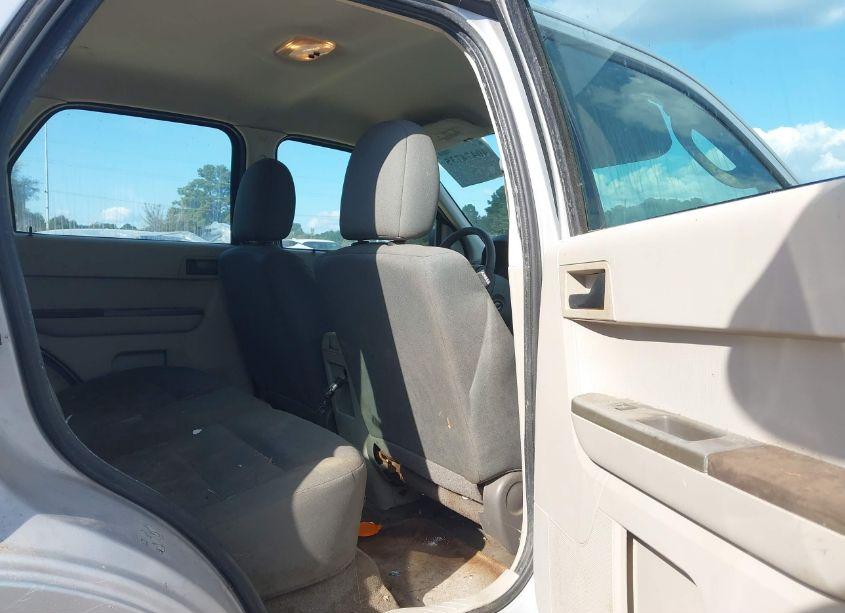 Photo 8 of 2010 Ford Escape XLS (VIN 1FMCU9C76AKC84346)