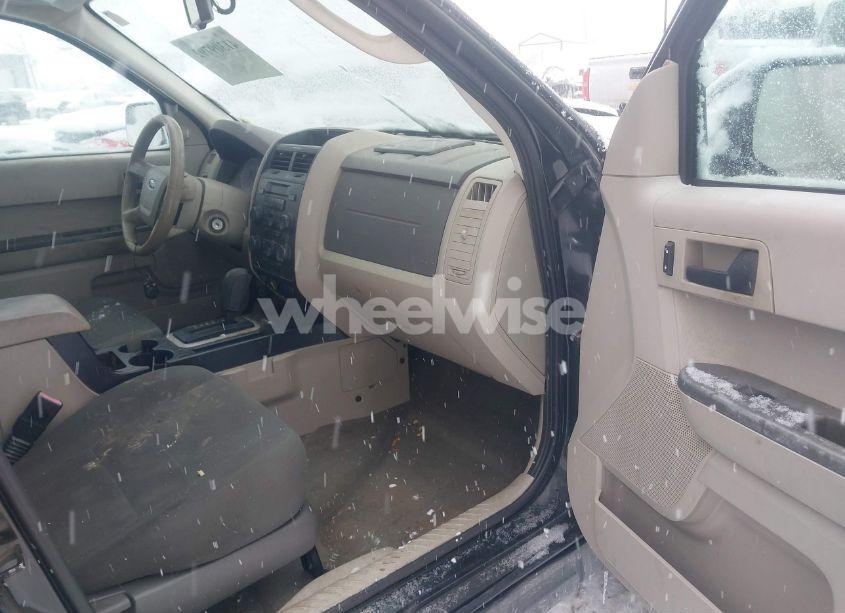 Photo 5 of 2011 Ford Escape (VIN 1FMCU9C77BKA20361)