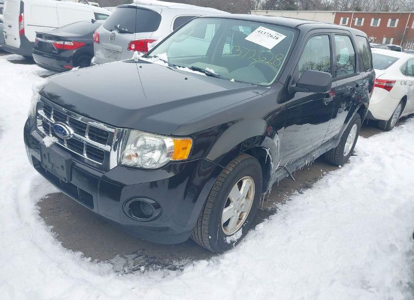 Photo 2 of 2011 Ford Escape XLS (VIN 1FMCU9C77BKB17088)