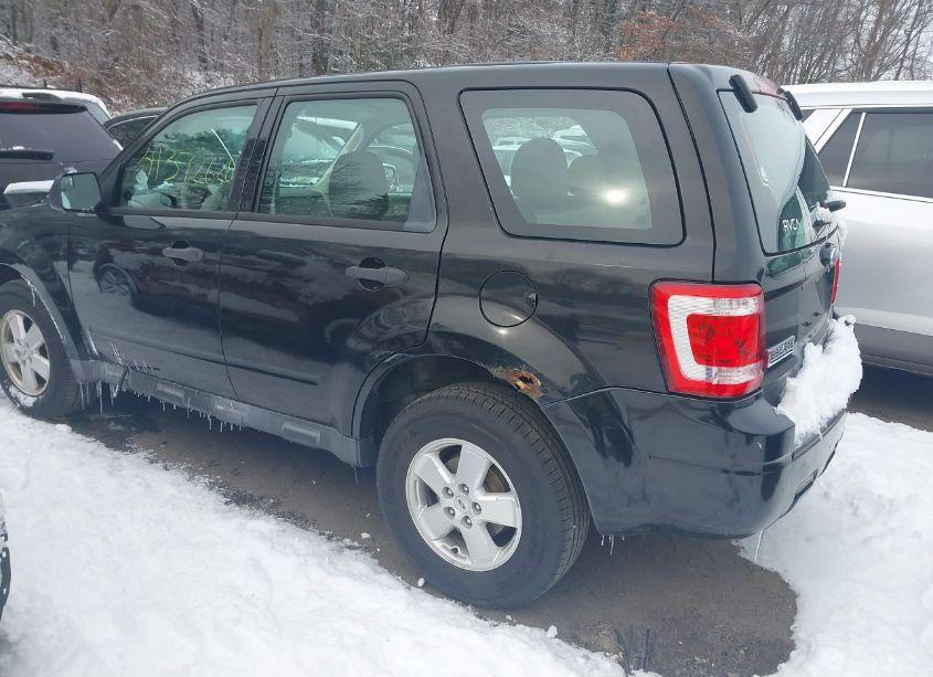 Photo 3 of 2011 Ford Escape XLS (VIN 1FMCU9C77BKB17088)