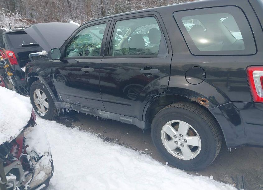 Photo 6 of 2011 Ford Escape XLS (VIN 1FMCU9C77BKB17088)