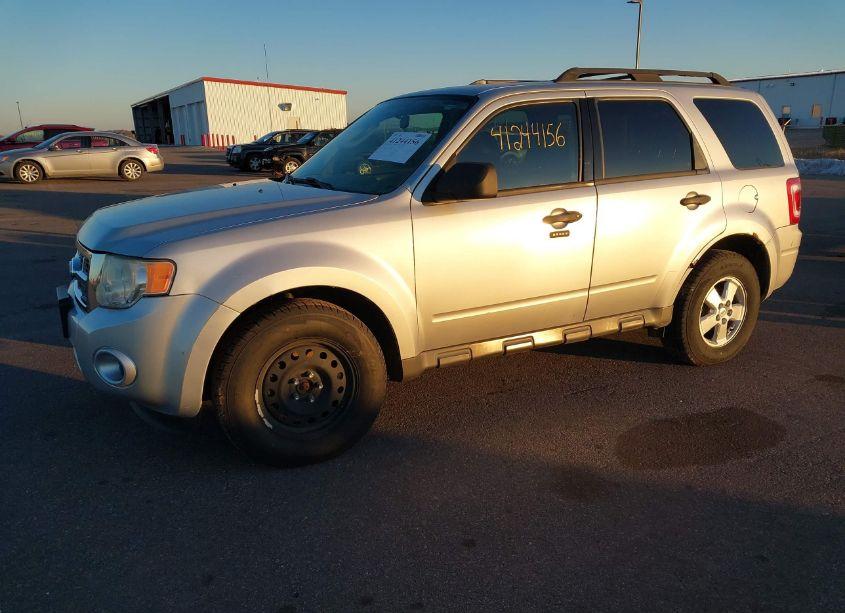 Photo 2 of 2010 Ford Escape XLS (VIN 1FMCU9C78AKC90696)