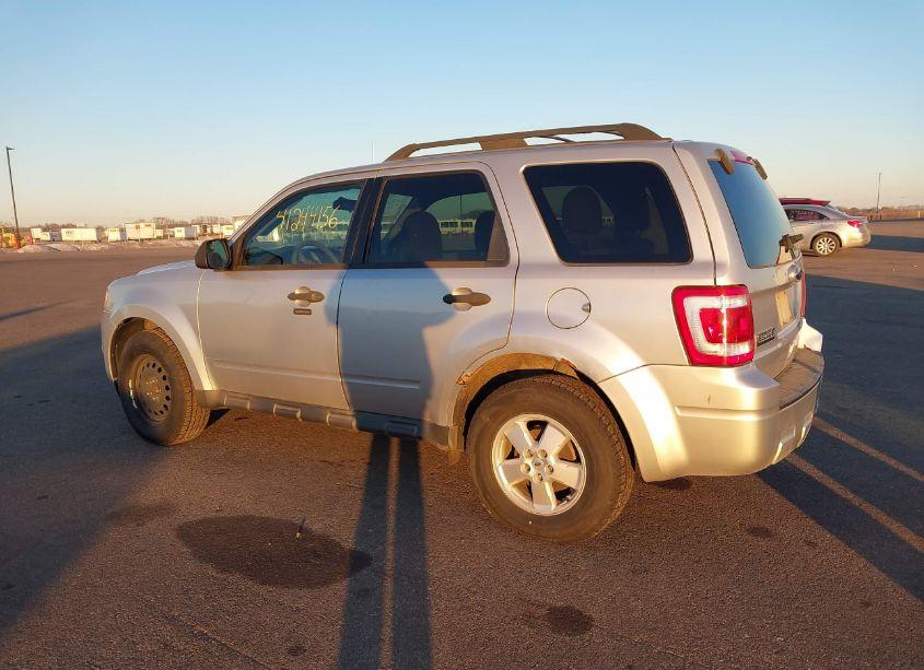 Photo 3 of 2010 Ford Escape XLS (VIN 1FMCU9C78AKC90696)