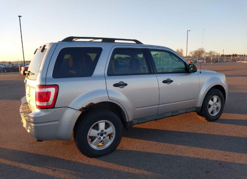 Photo 4 of 2010 Ford Escape XLS (VIN 1FMCU9C78AKC90696)