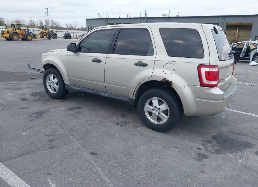 Photo 3 of 2011 Ford Escape XLS (VIN 1FMCU9C78BKA87874)