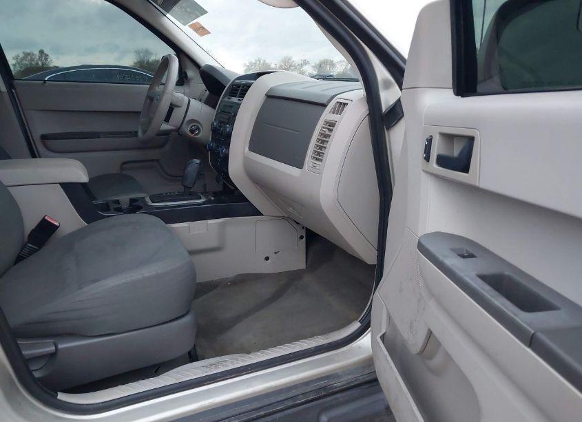 Photo 5 of 2011 Ford Escape XLS (VIN 1FMCU9C78BKA87874)