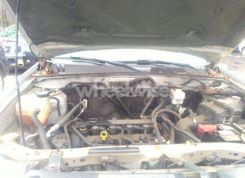 Photo 10 of 2011 Ford Escape XLS (VIN 1FMCU9C78BKB36913)