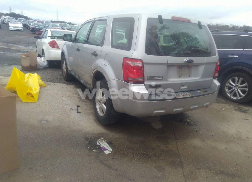 Photo 3 of 2011 Ford Escape XLS (VIN 1FMCU9C78BKB36913)