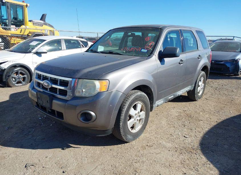 Photo 2 of 2011 Ford Escape XLS (VIN 1FMCU9C78BKC64908)