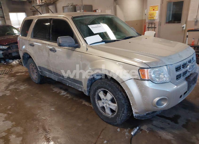2012 Ford Escape XLS (VIN 1FMCU9C78CKA13288) main photo