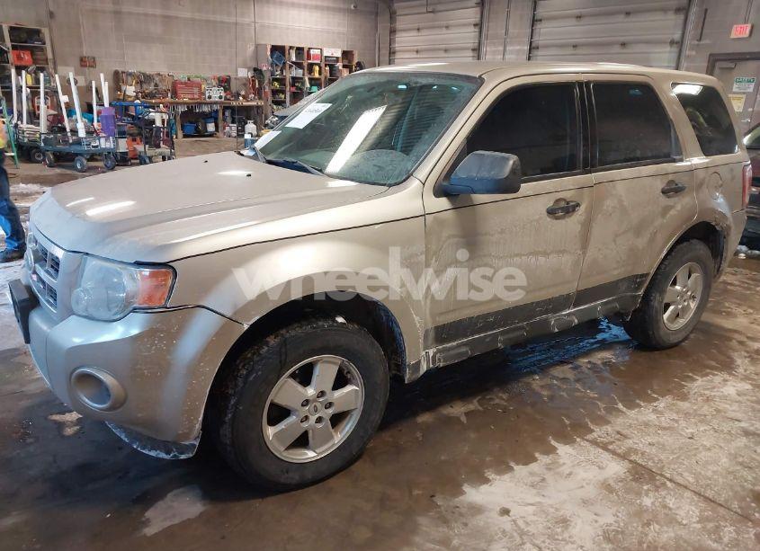 Photo 2 of 2012 Ford Escape XLS (VIN 1FMCU9C78CKA13288)