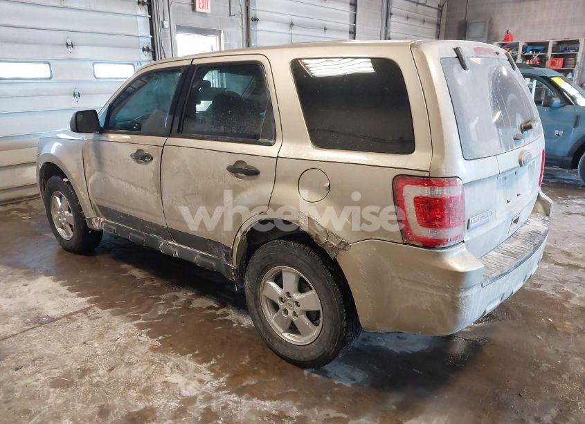 Photo 3 of 2012 Ford Escape XLS (VIN 1FMCU9C78CKA13288)
