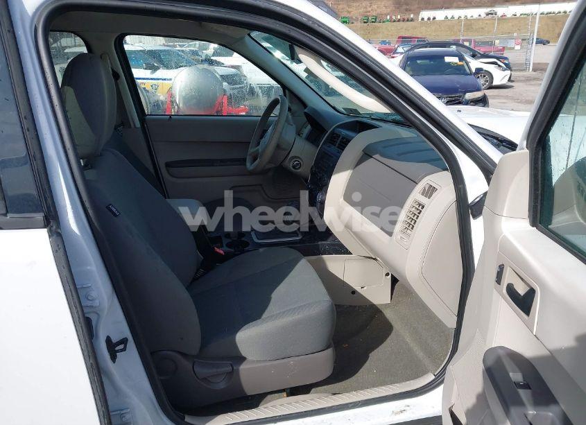 Photo 5 of 2012 Ford Escape XLS (VIN 1FMCU9C79CKA36255)