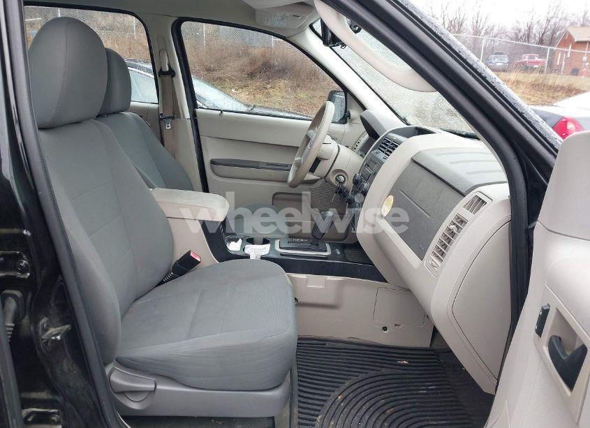 Photo 5 of 2010 Ford Escape XLS (VIN 1FMCU9C7XAKC77576)