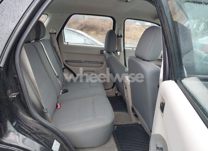 Photo 8 of 2010 Ford Escape XLS (VIN 1FMCU9C7XAKC77576)